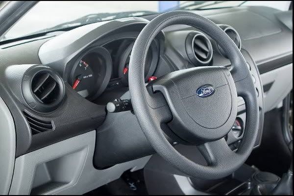 Ford Fiesta 2008 Interior. fiesta 2008 2 versiones vs 2
