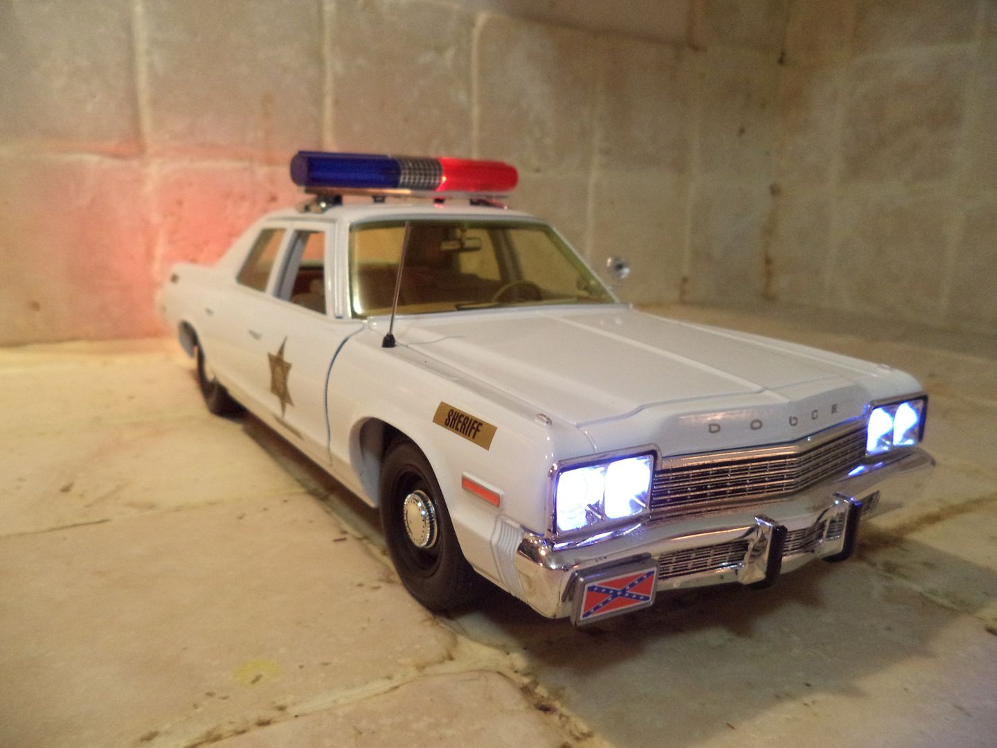 1/18 Dodge Monaco "Dukes of Hazzard" Roscoe Police Car with WORKING