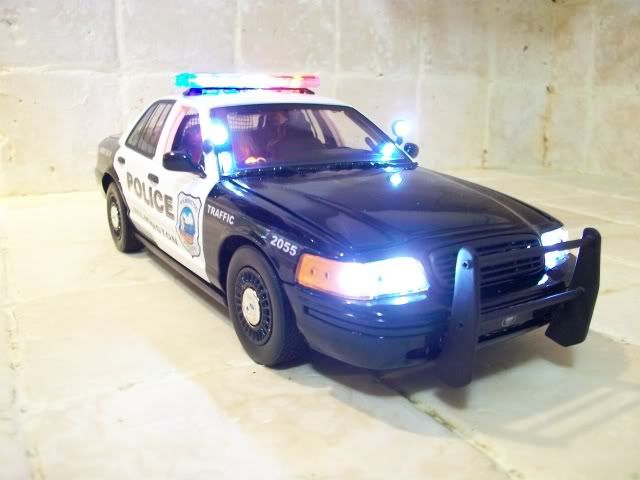 diecast police car models with working lights