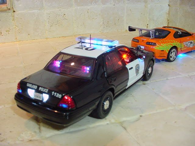 diecast police car models with working lights