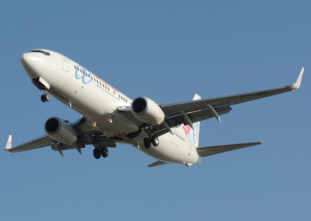http://i226.photobucket.com/albums/dd121/flcriminal/AirEuropa737-85PEC-JBJ.jpg