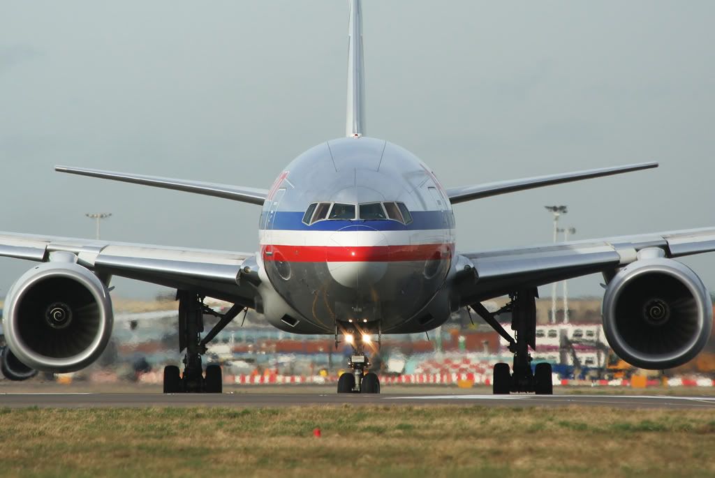 http://i226.photobucket.com/albums/dd121/flcriminal/AmericanAirlines777-223ERN791AN.jpg