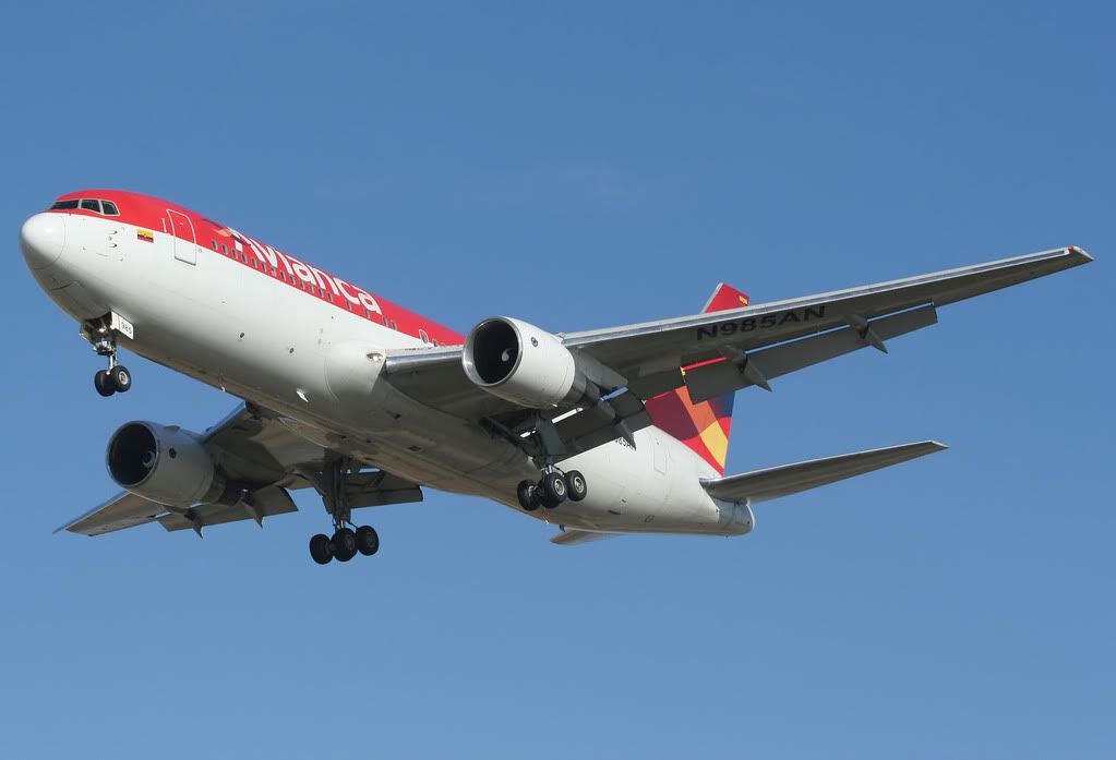 http://i226.photobucket.com/albums/dd121/flcriminal/Avianca767-259ERN985AN.jpg