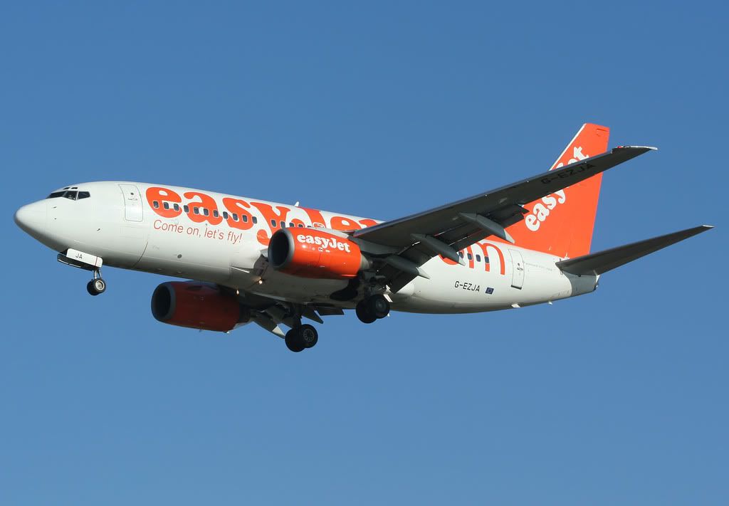 http://i226.photobucket.com/albums/dd121/flcriminal/EasyJet737-73VG-EZJA.jpg