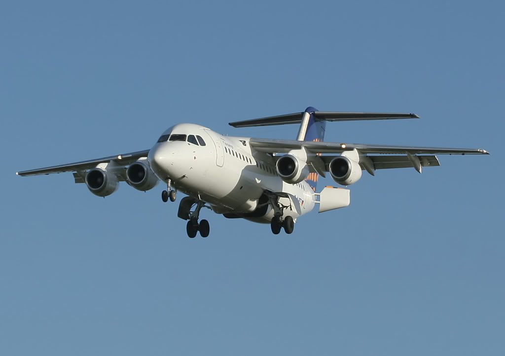 http://i226.photobucket.com/albums/dd121/flcriminal/EurowingsBAe-146-200D-AJET.jpg