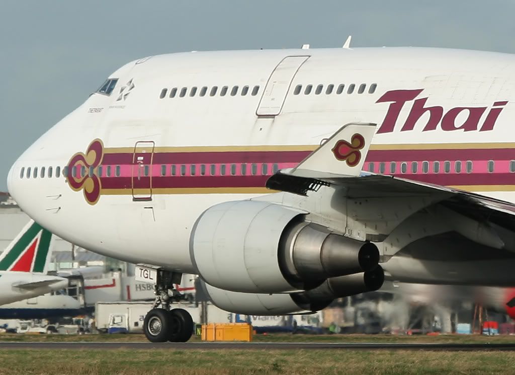 http://i226.photobucket.com/albums/dd121/flcriminal/ThaiAirlines747-4D7HS-TGL.jpg