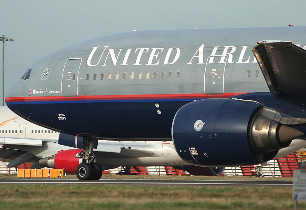 http://i226.photobucket.com/albums/dd121/flcriminal/UnitedAirlines777-222ERN796UA.jpg
