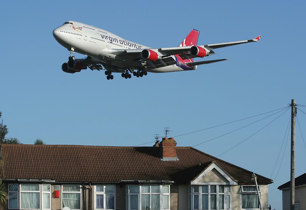 http://i226.photobucket.com/albums/dd121/flcriminal/VirginAtlantic747-4Q8G-VBIG.jpg