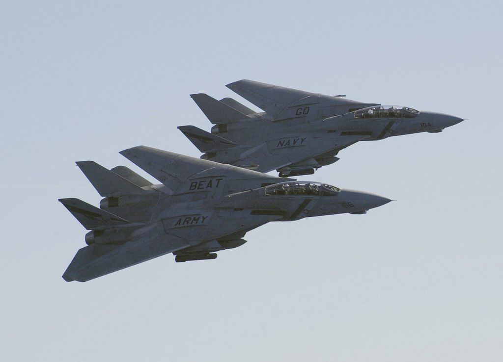 VF-2_F14_FlyBy_000.jpg