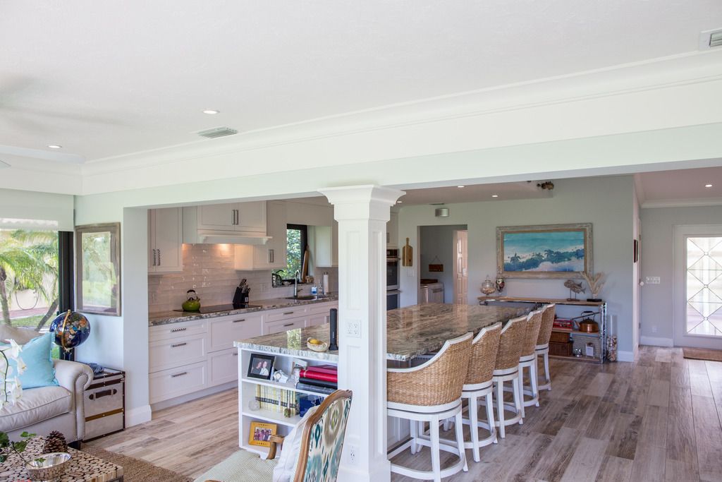 IMAGE: http://i226.photobucket.com/albums/dd17/patronamarble/Canon24-10_zpsztg6xssy.jpg