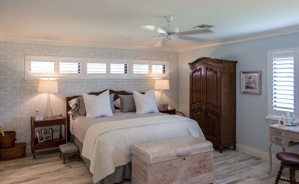 IMAGE: http://i226.photobucket.com/albums/dd17/patronamarble/Canon24-4_zpsvwuhexpp.jpg