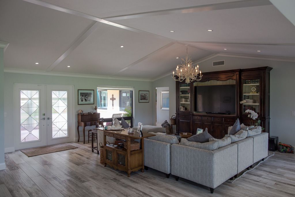 IMAGE: http://i226.photobucket.com/albums/dd17/patronamarble/Canon24-7_zpszra5mmjp.jpg