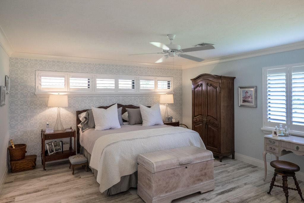 IMAGE: http://i226.photobucket.com/albums/dd17/patronamarble/Fuji14-6_zpsacoaks0p.jpg