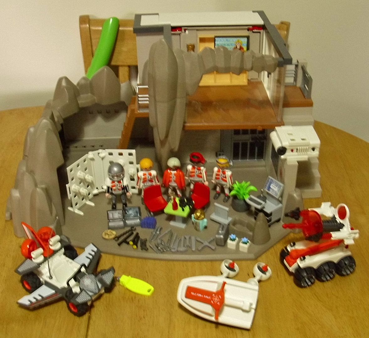 Playmobil SPY AGENT BUNDLE 4875 + 4876 + 4877 HEADQUARTERS CAR JET