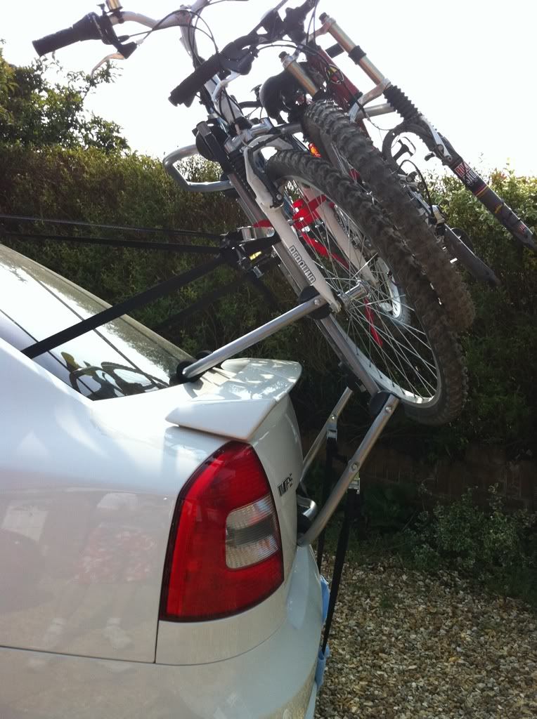 Octy 2 hatch bike rack Skoda Octavia Mk II (2004 2013) BRISKODA