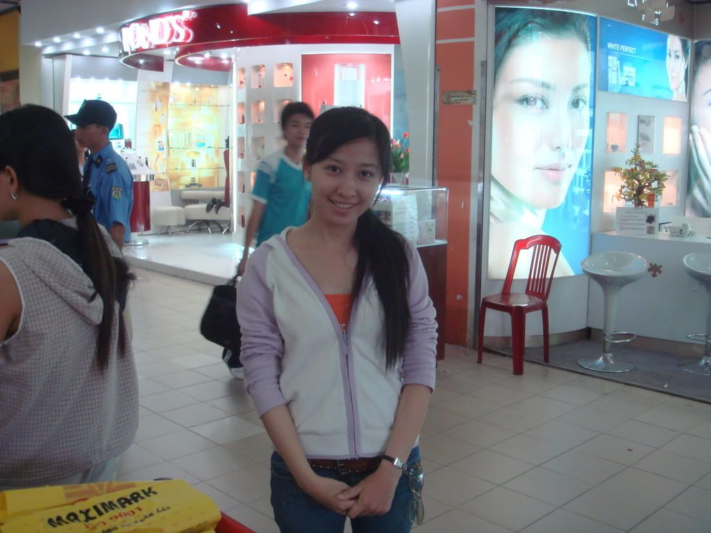 5giay lúc này toàn bán chứ không có khách mua :(( Hu hu - 4