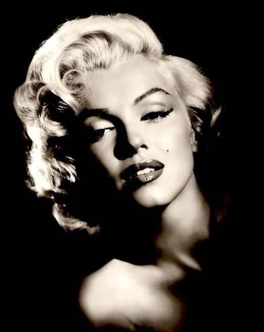 MARILYN MONROE graphics and comments