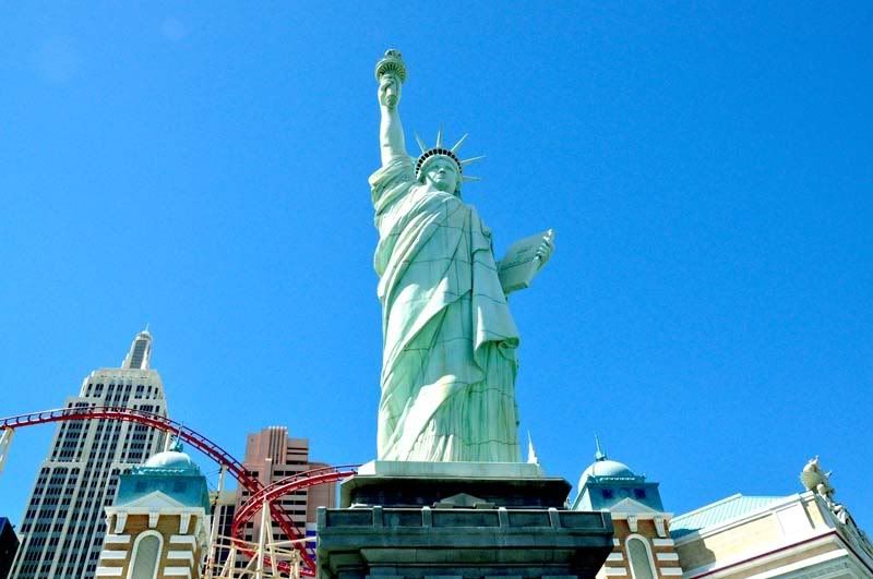 statue of liberty las vegas new york. The Statue of Liberty outside