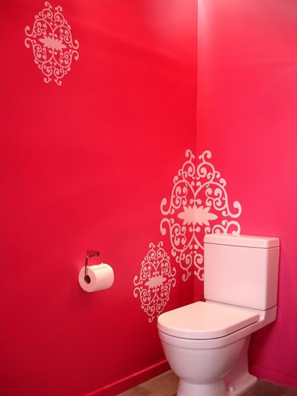Minimaslit Bathroom Design