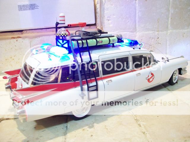 18 Ecto 1 Ghostbusters with Working Lights Siren Custom UT ECTO1