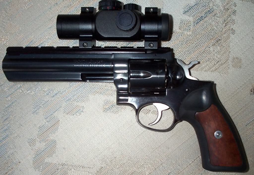 Scope mount for gp100